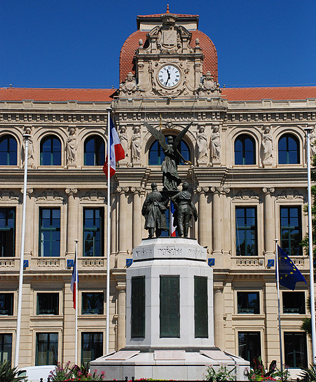 Das Rathaus von Cannes Frankreich foto